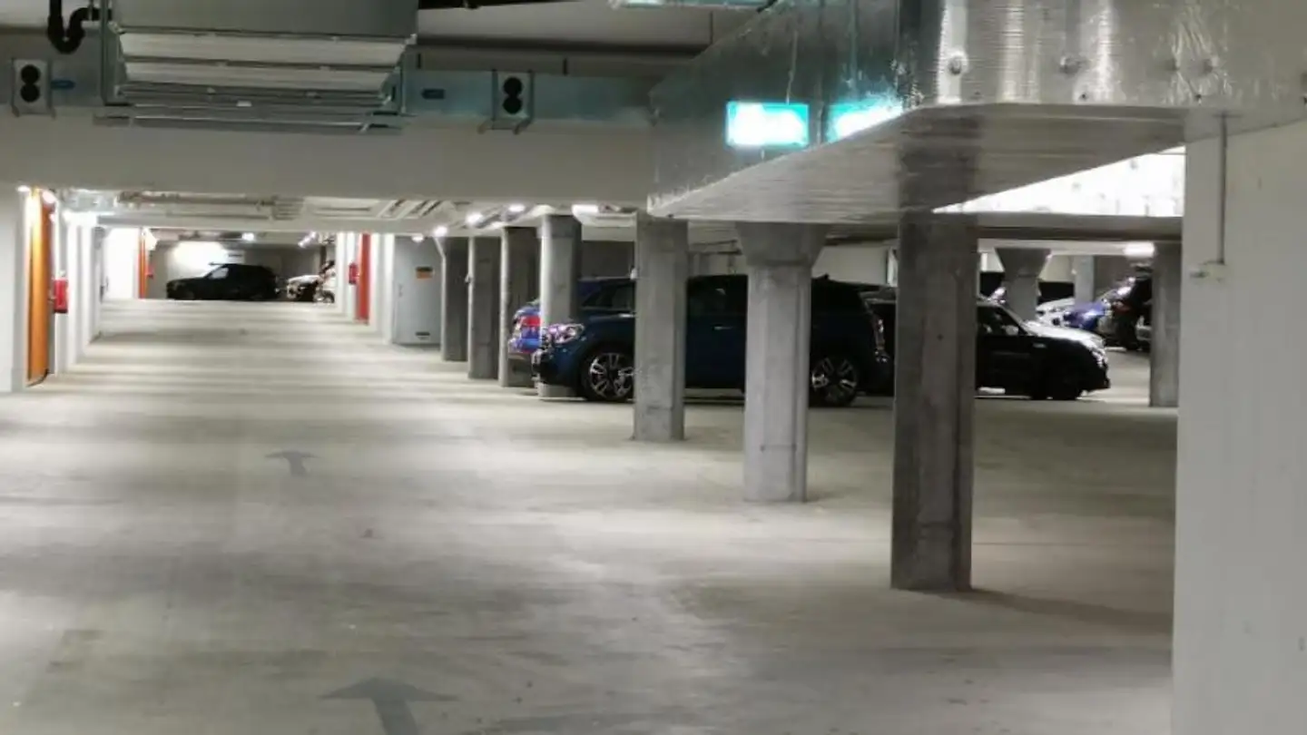Parkplatz im Freien mieten - Löwenstrasse 7, 8133 Esslingen