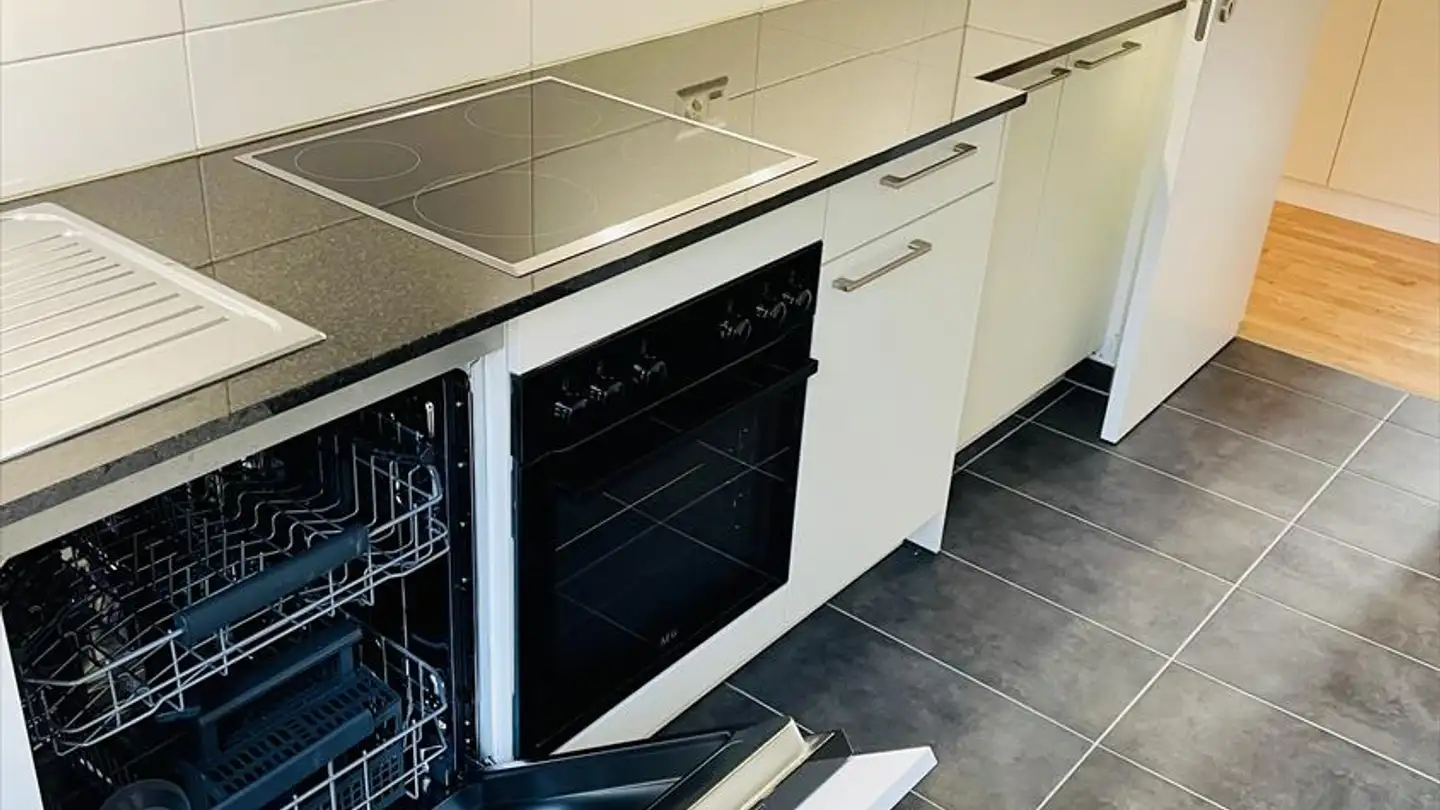 Attique à louer - Rue Marie-De-Nemours 8, 2000 Neuchâtel - Photo 3