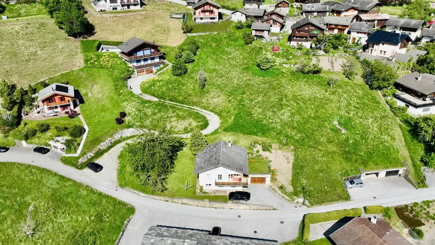 Constructible plot for sale - 1977 Icogne