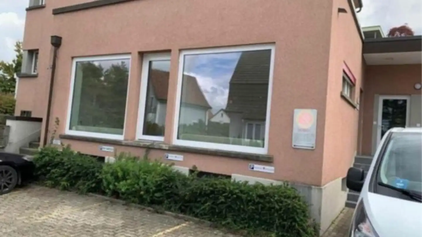 Mixed-use building for rent - 8953 Dietikon