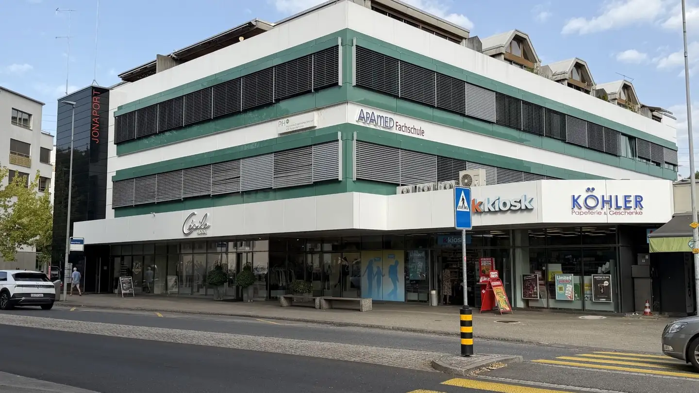 Cantina divisa in affitto - St. Gallerstrasse 23, 8645 Jona