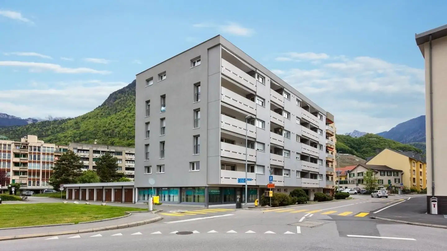 Single garage for rent - Rue Du Molage 32, 1860 Aigle