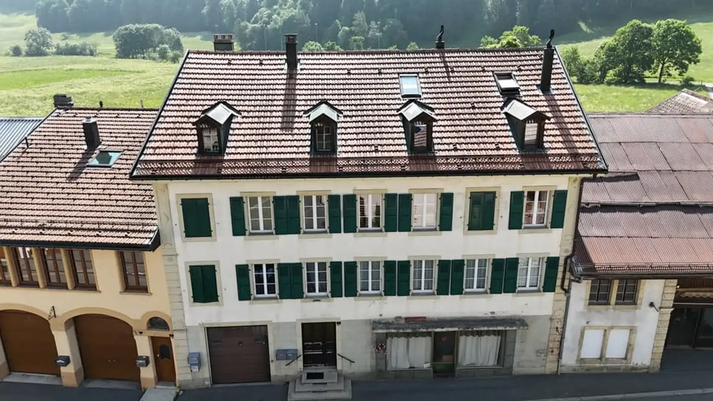 Residential building for sale - 1325 Vaulion