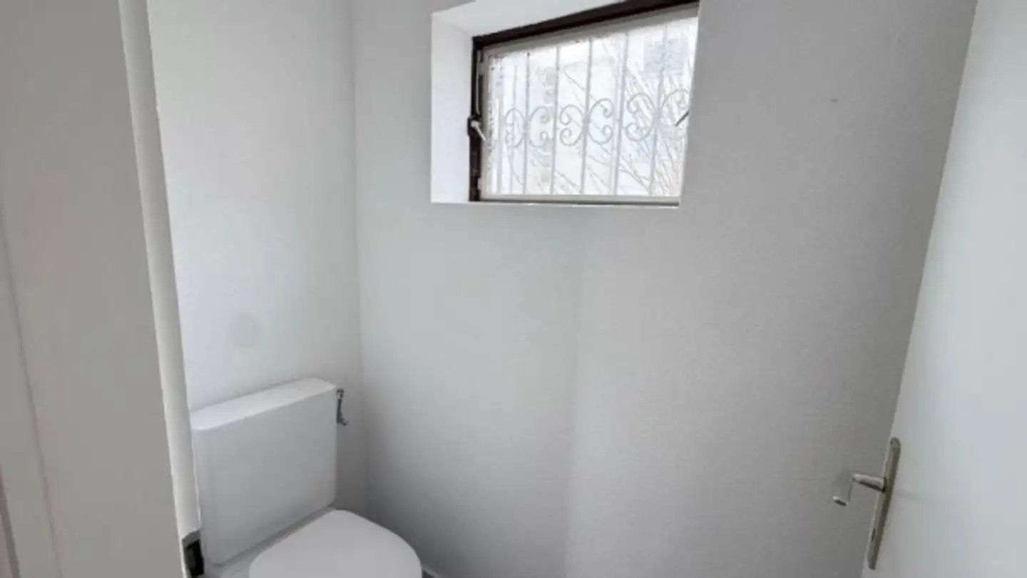 Mixed-use building for rent - Rue Maison De Commune 1, 1926 Fully - Photo 3