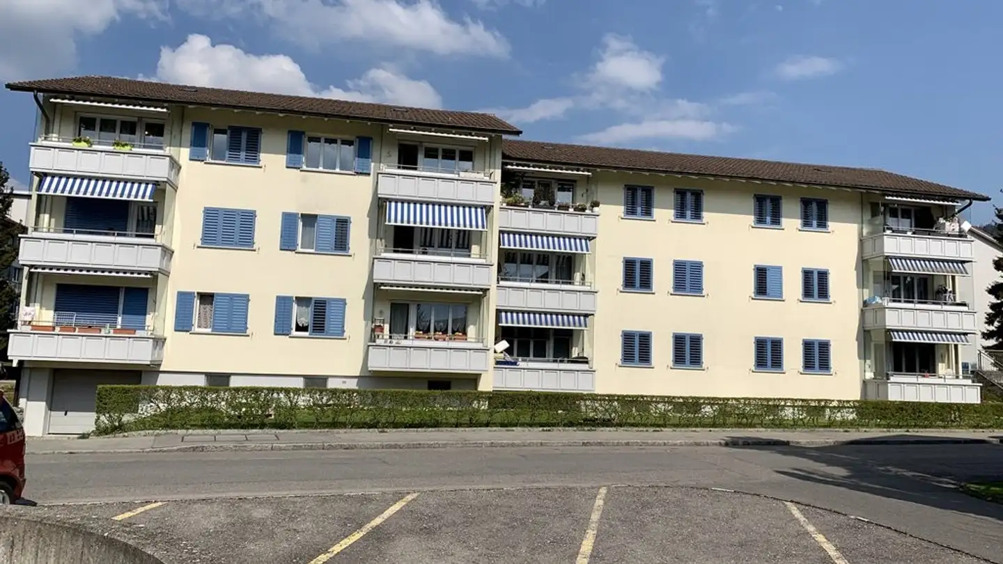 Place de parking extérieure à louer - Schlehdornweg 24, 3613 Steffisburg