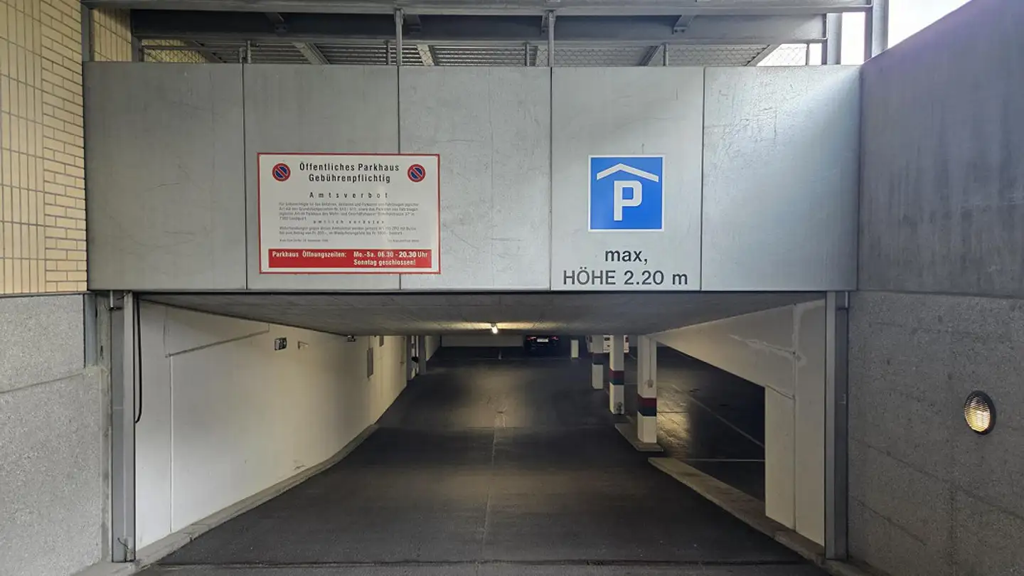 Place de parking souterraine à louer - Bahnhofstrasse, 7302 Landquart - Photo 2