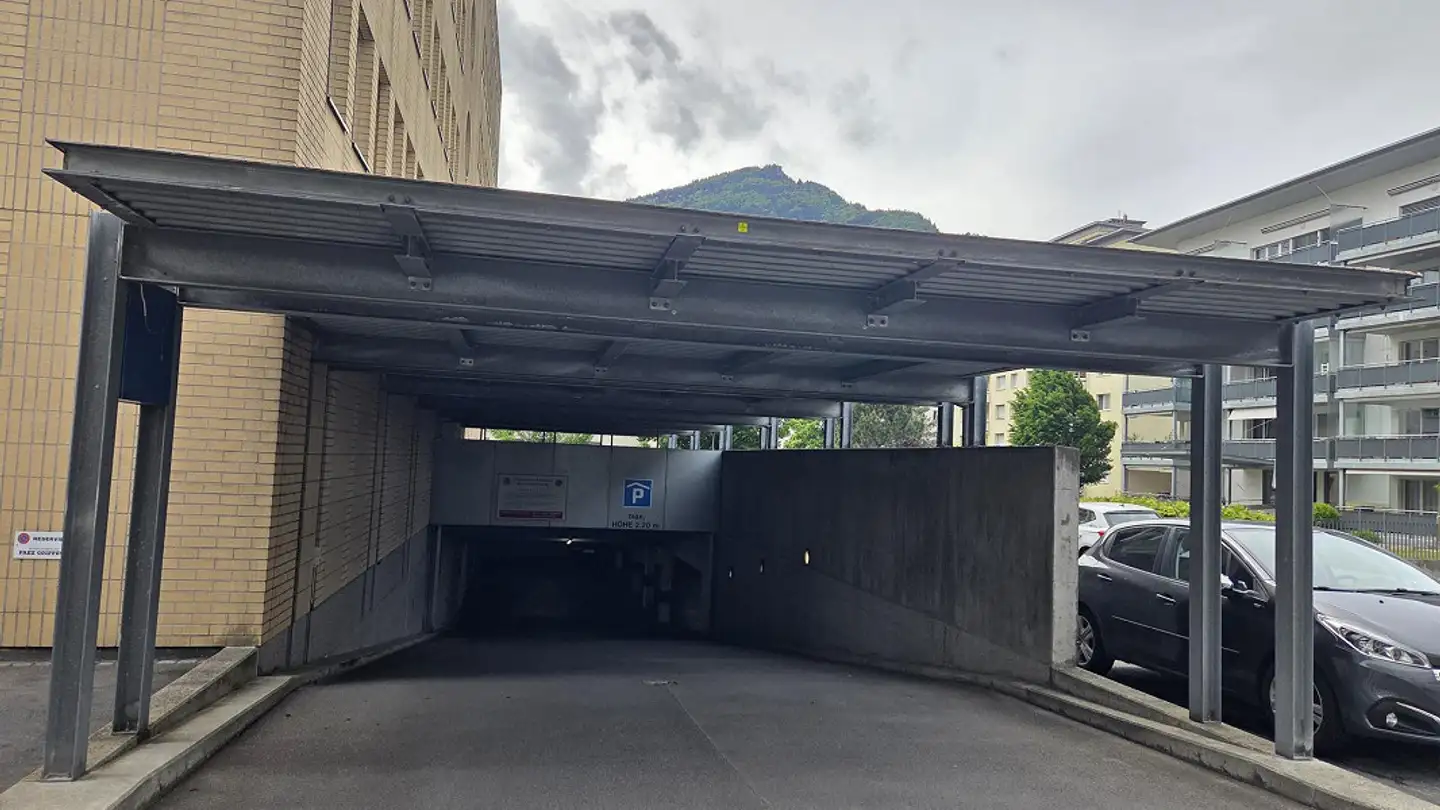 Place de parking souterraine à louer - Bahnhofstrasse, 7302 Landquart - Photo 3