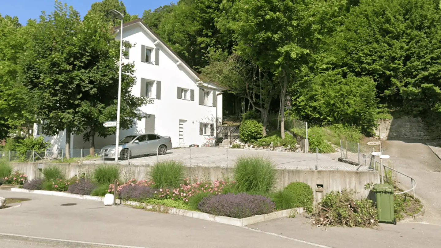Outdoor parking space for rent - Rue des Gorges 41, 2740 Moutier