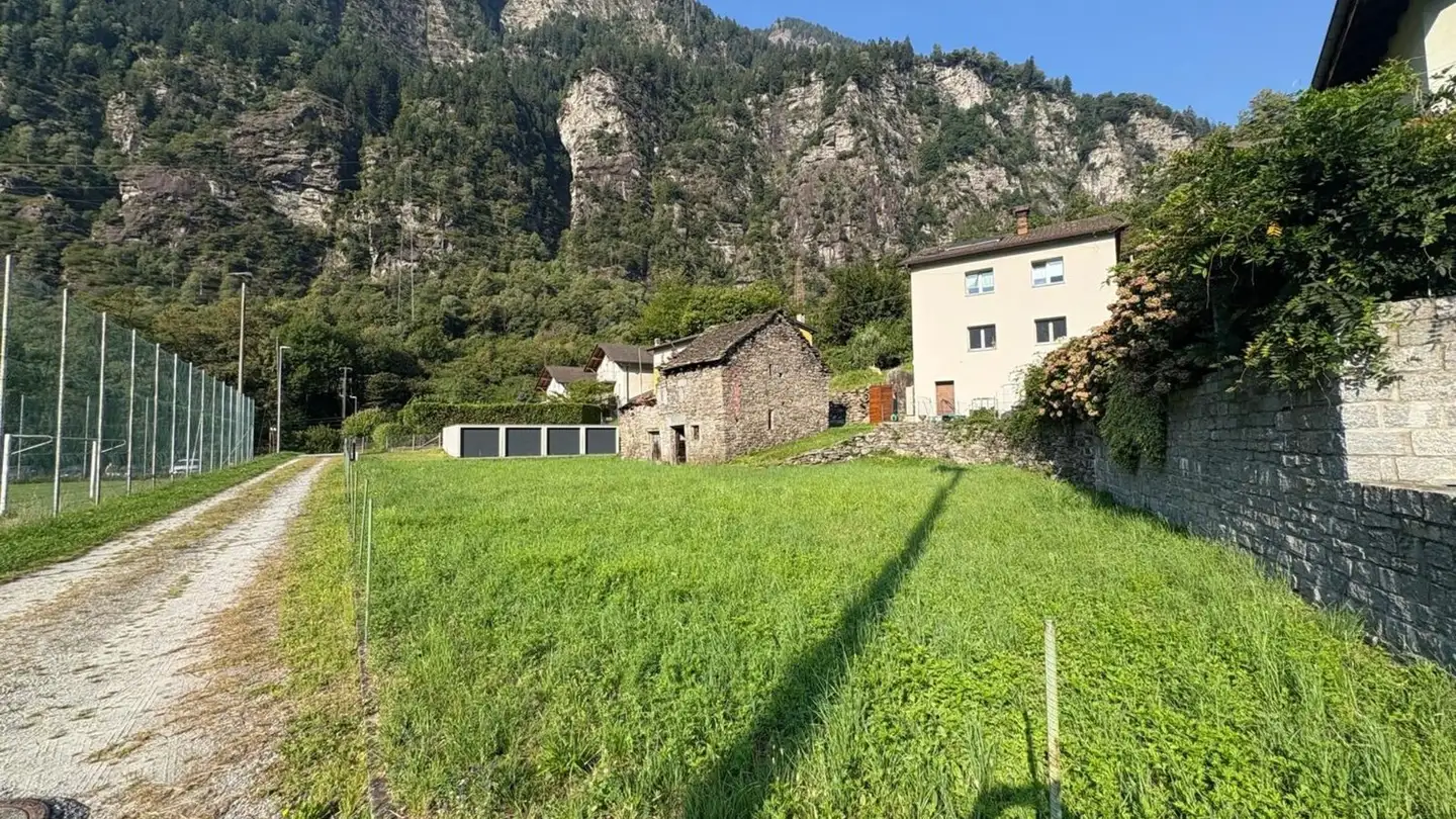 Constructible plot for sale - Vicolo Sotto Castello, 6745 Giornico - Photo 4