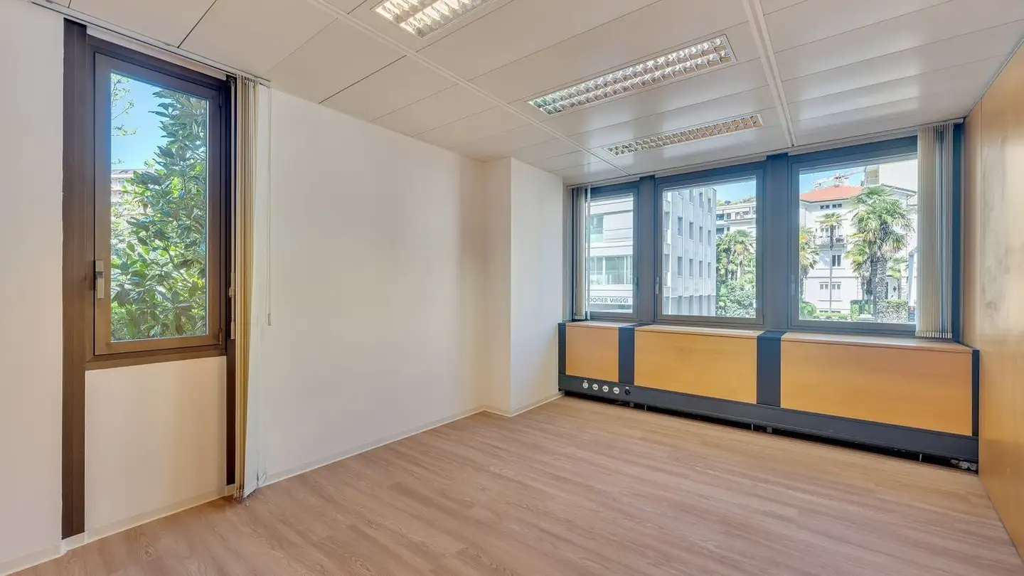 Spazio ufficio in affitto - Riva Paradiso, 6900 Paradiso - Foto 3