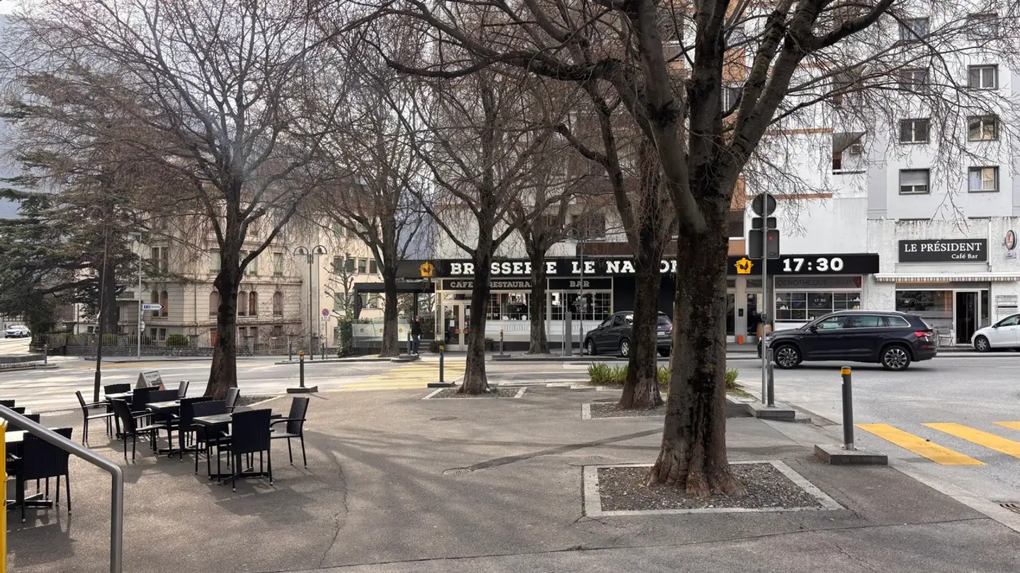 Commercial for rent - Avenue Du Marché 2, 3960 Sierre - Photo 2