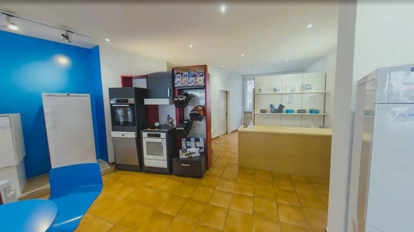 Commercial for rent - Avenue Du Marché 2, 3960 Sierre - Photo 3