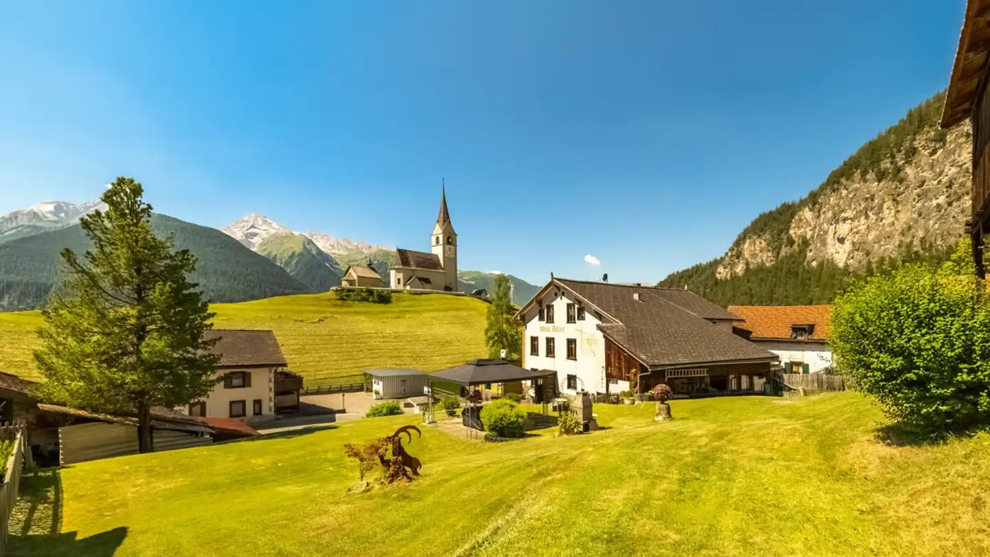 Immeuble résidentiel à vendre - 7493 Schmitten (Albula)