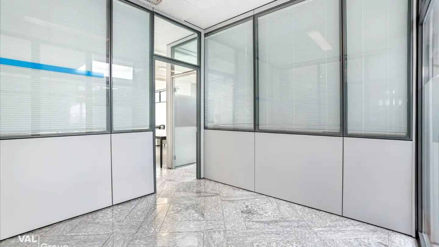 Office space for rent - 3930 Eyholz