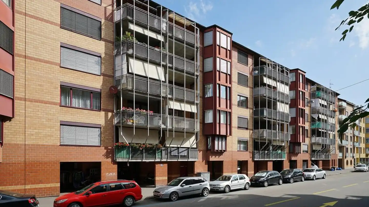 Indoor motorbike parking space for rent - Maulbeerstrasse 63, 4058 Basel