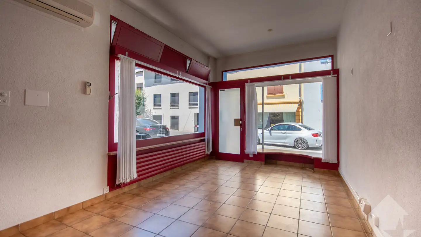 Office space for sale - 1906 Charrat - Photo 2