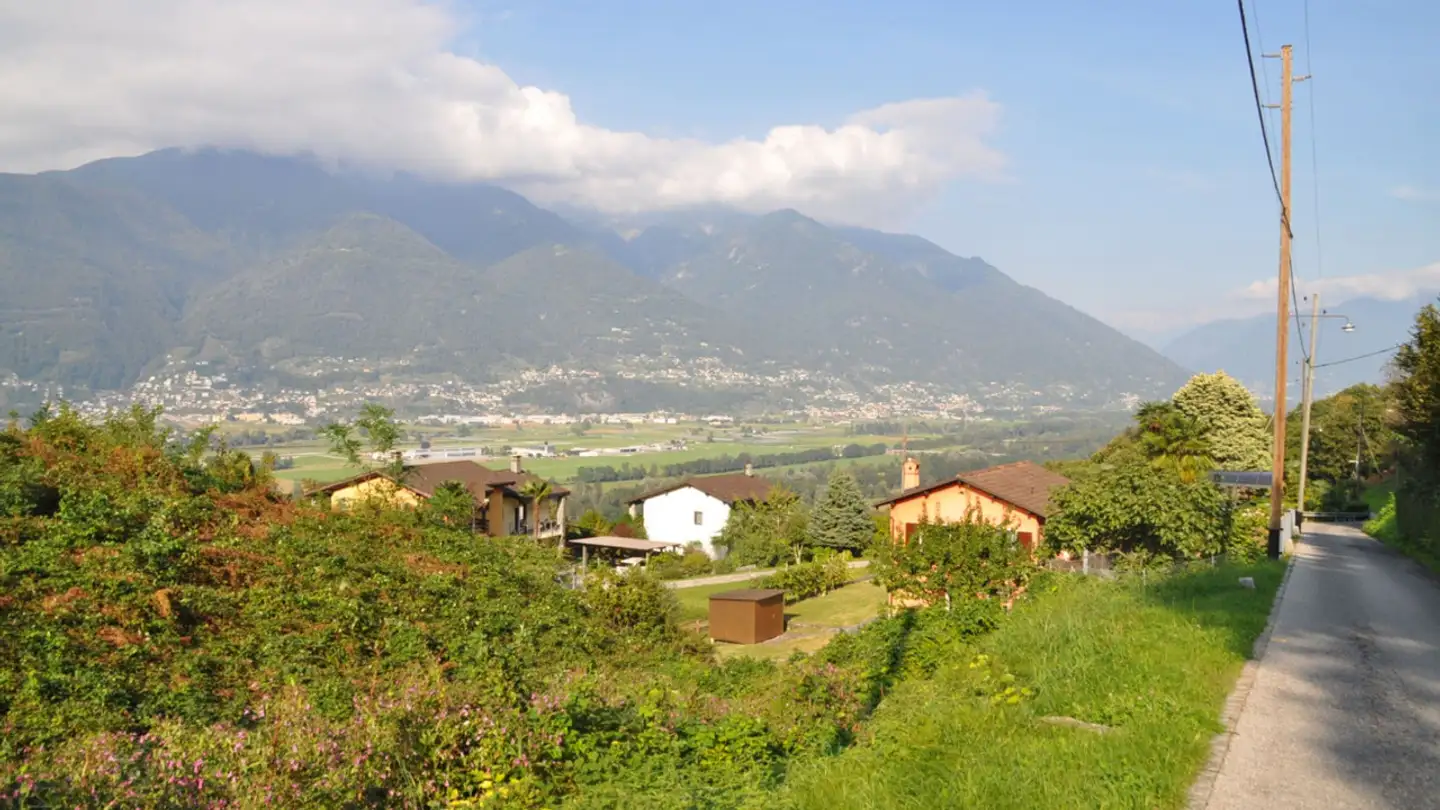 Constructible plot for sale - 6573 Magadino