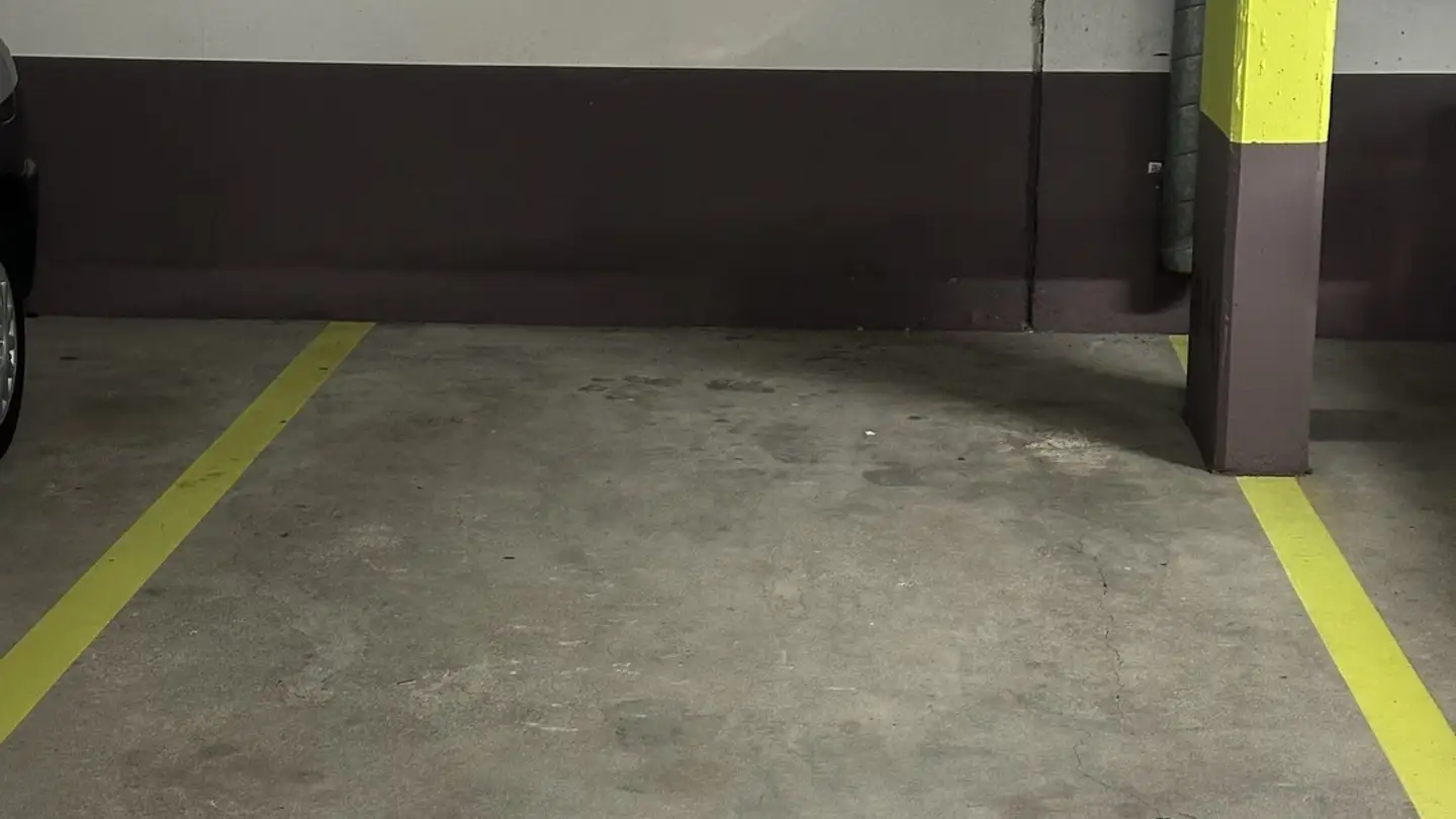 Garage individuel à louer - Kelchweg 1, 8048 Zürich