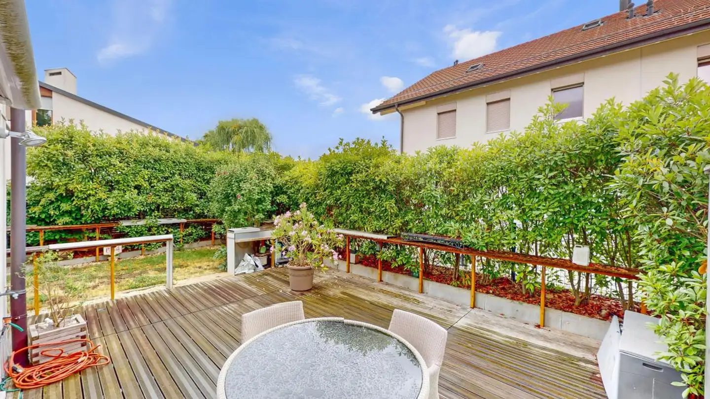 Stepped house for sale - 1232 Confignon