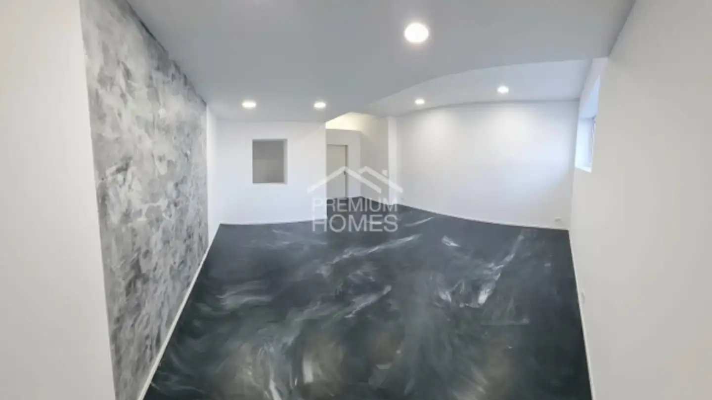 Commercial for sale - 4937 Ursenbach - Photo 3