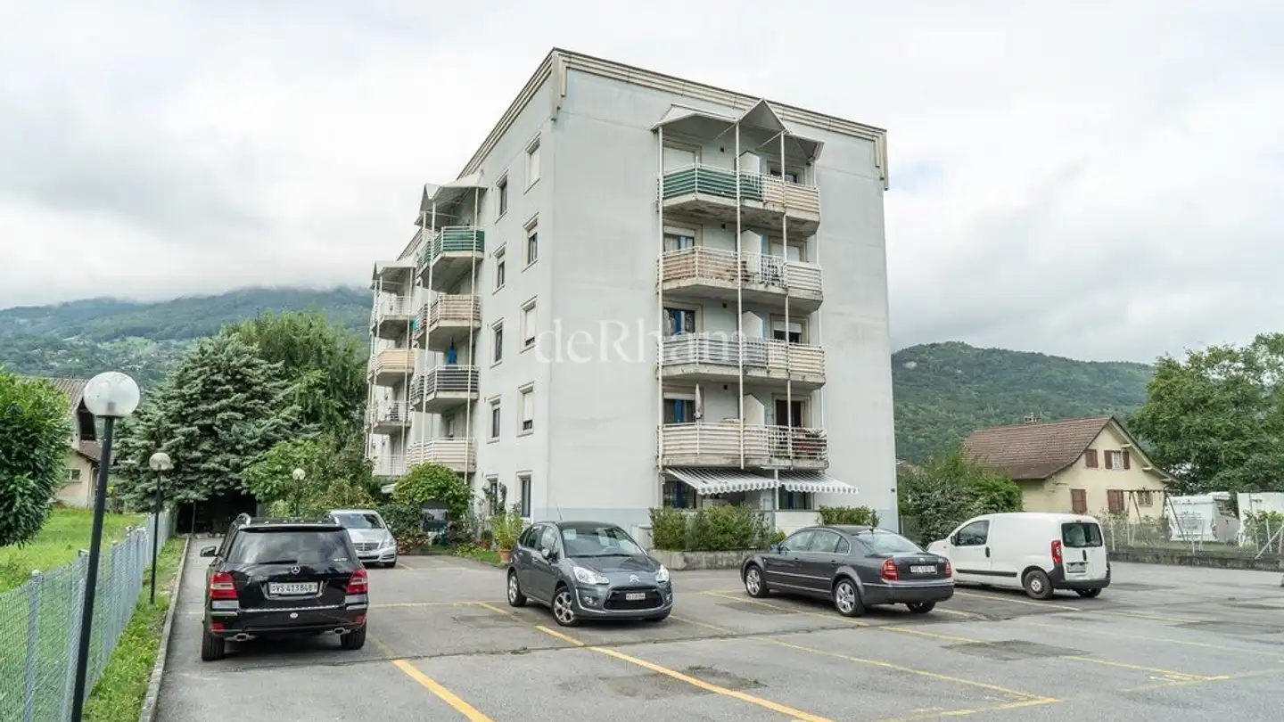 Indoor motorbike parking space for rent - Route Des Aunaires 21, 1870 Monthey