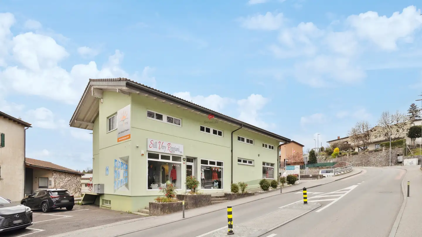 Mixed-use building for sale - 6850 Mendrisio