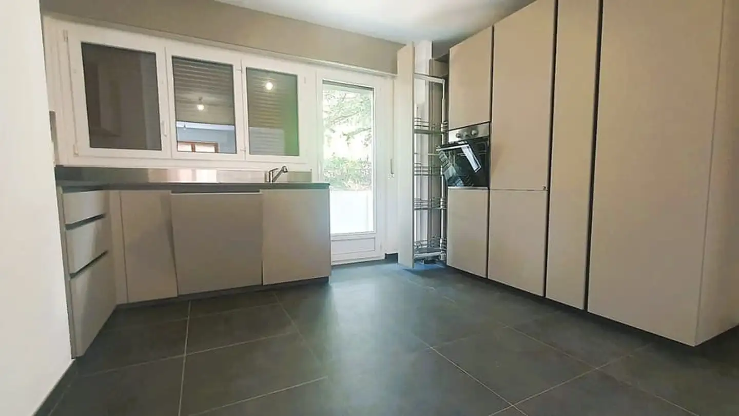 Apartment for rent - Rue De Plantassage 3, 3976 Noës - Photo 4