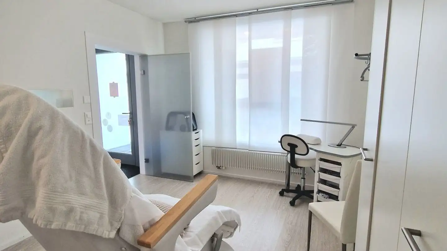 Commercial for rent - Schwanenstrasse 16, 8840 Einsiedeln - Photo 2