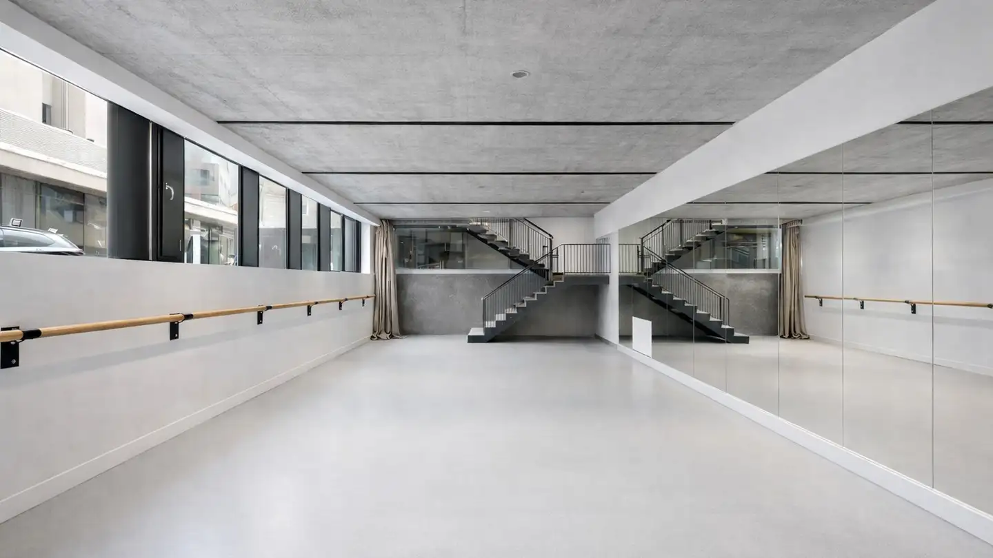 Commercial for rent - Via Geretta 18, 6900 Paradiso