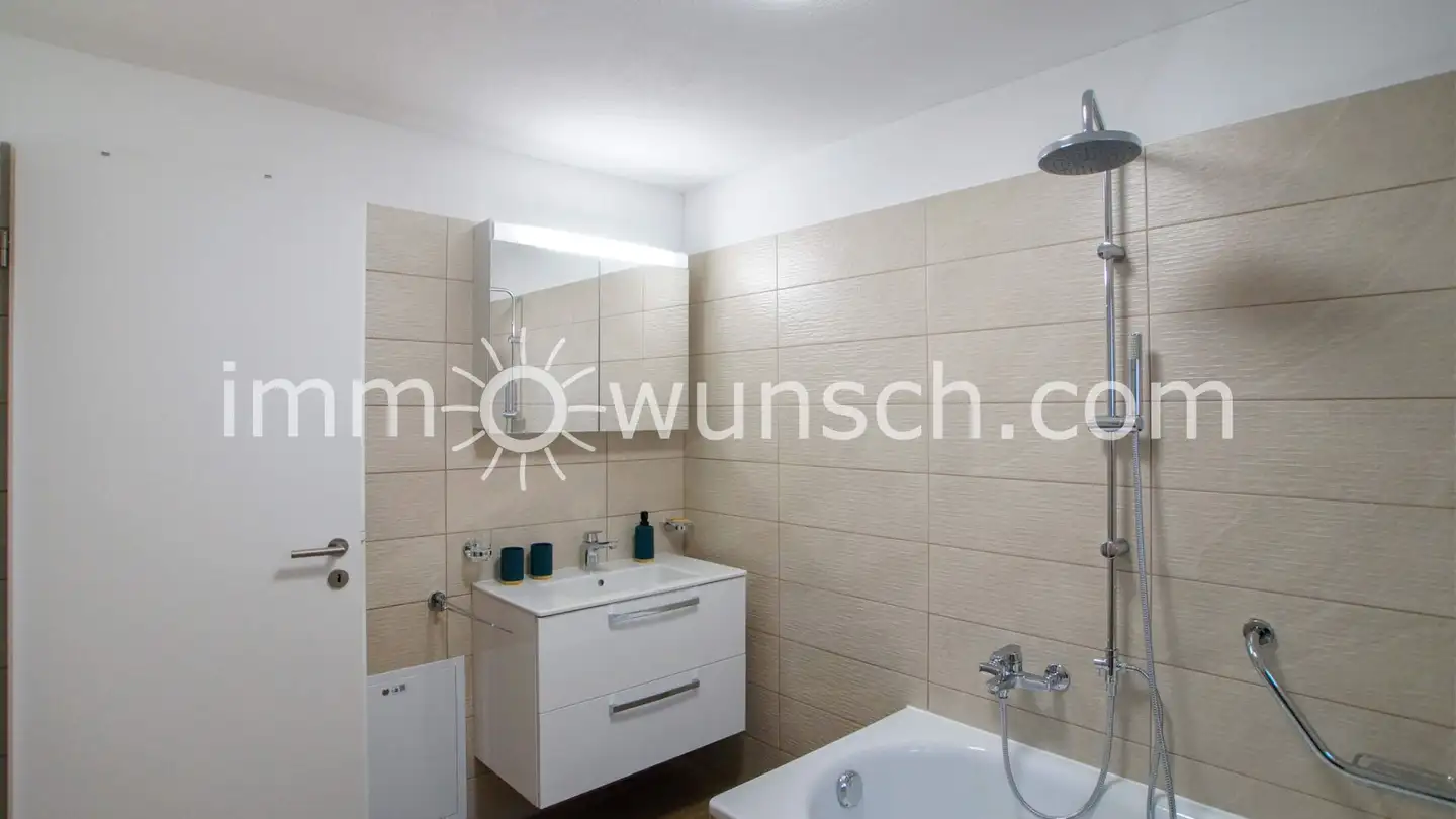 Chalet for sale - 6545 Selma - Photo 3