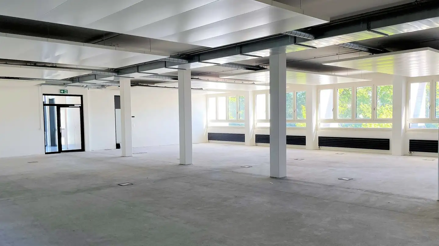 Negozio in affitto - Grabenstrasse 1, 8606 Nänikon