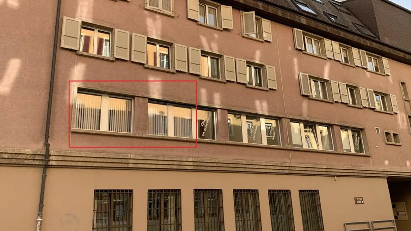Gewerbe mieten - Rue Du Marché 2, 2300 La Chaux-de-Fonds
