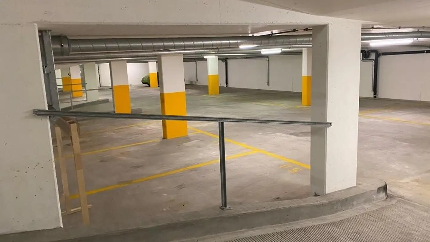 Überdachter Motorradparkplatz mieten - Asylstrasse 68, 8708 Männedorf - Foto 2