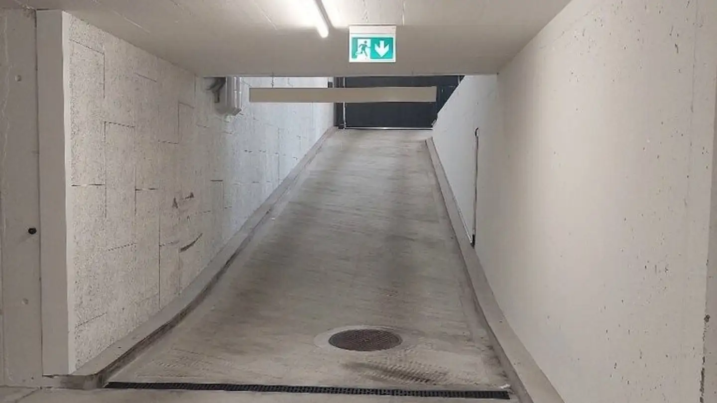 Underground parking space for rent - Campanellaweg 3, 8048 Zürich - Photo 2
