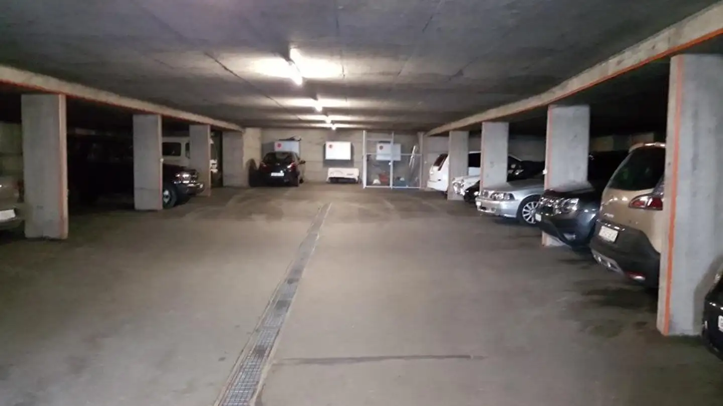 Underground parking space for rent - Alte Strasse 15, 7430 Thusis