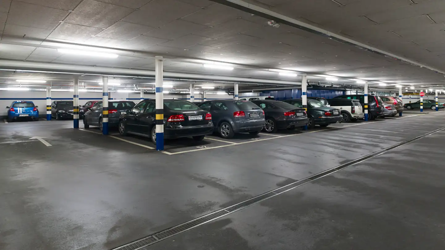 Tiefgaragenstellplatz mieten - Tödistrasse 26, 8002 Zürich - Foto 3