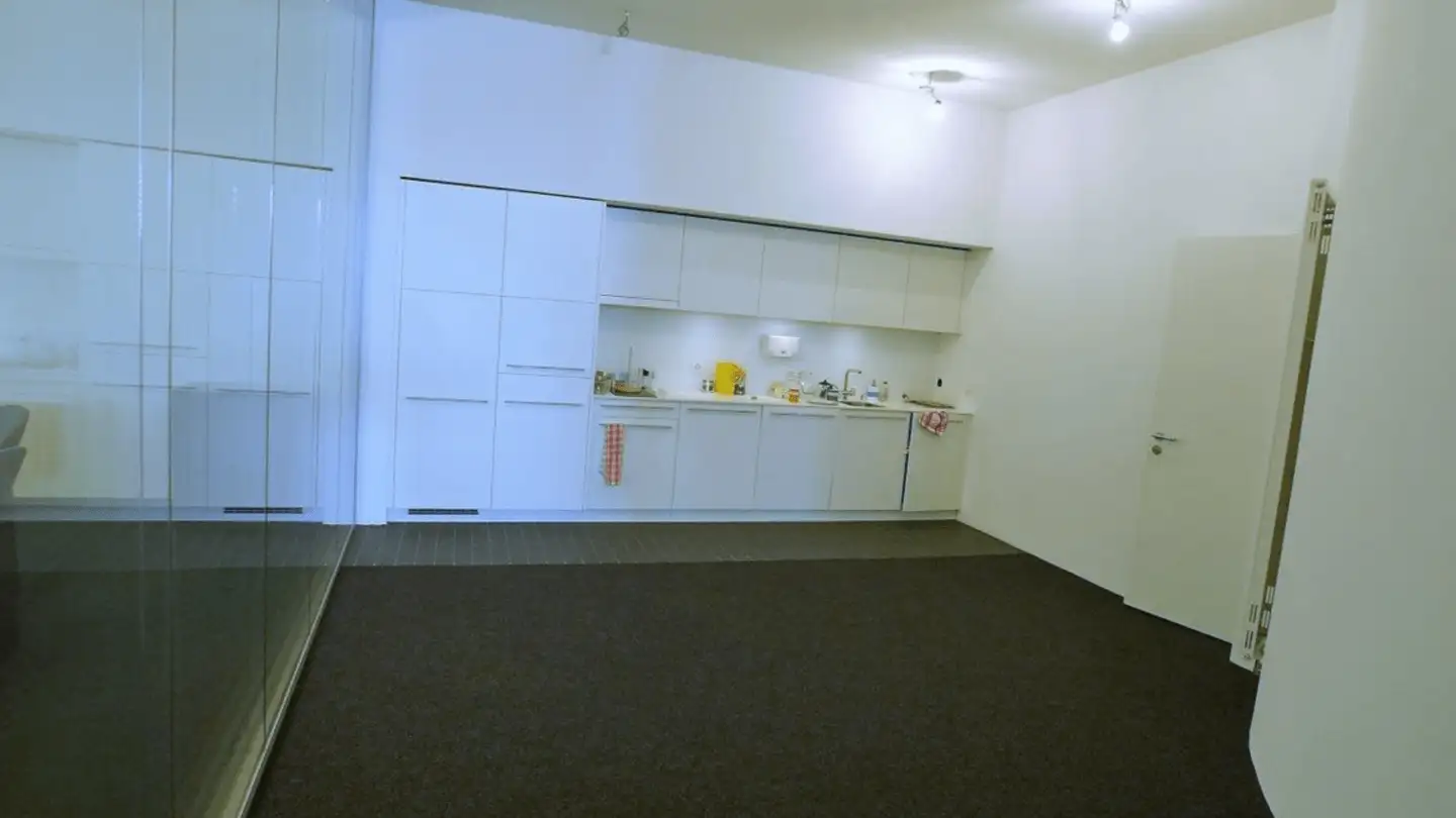 Shop for rent - 1820 Montreux - Photo 3