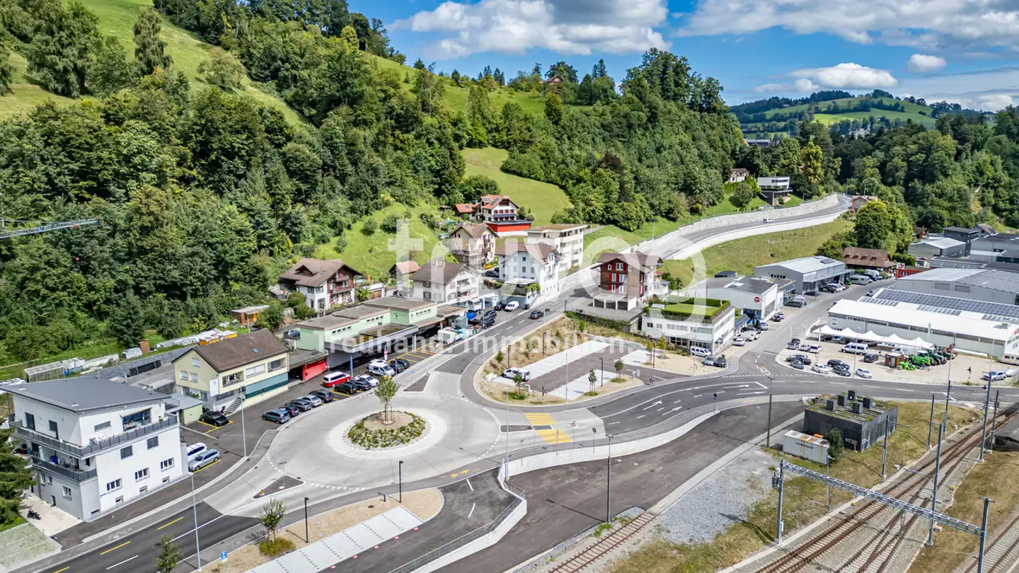 Mixed-use building for sale - Ruswilerstrasse 1b, 6110 Wolhusen