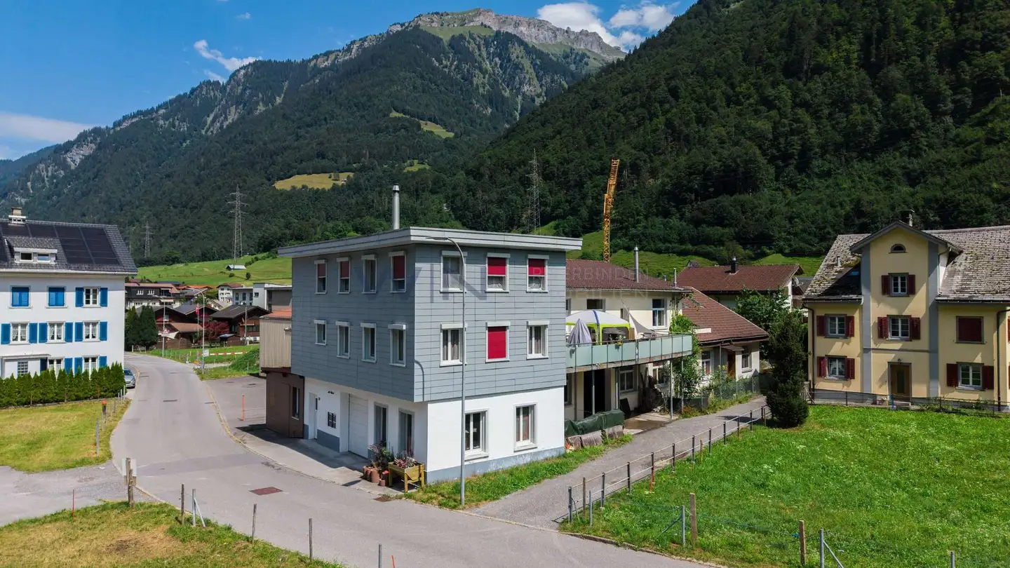 Edificio residenziale in vendita - 8783 Linthal
