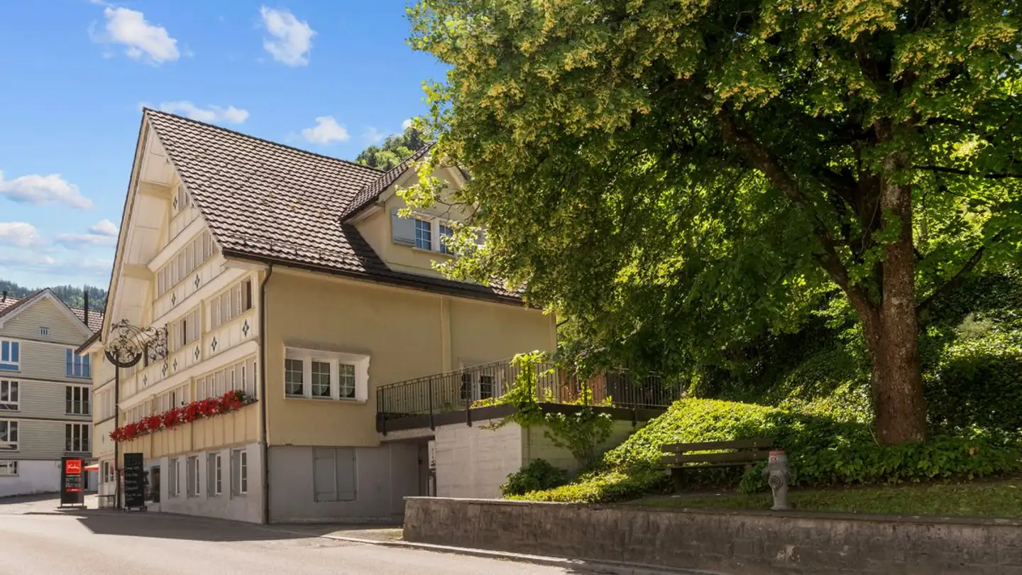 Mixed-use building for sale - Dorfstrasse 28, 9125 Brunnadern