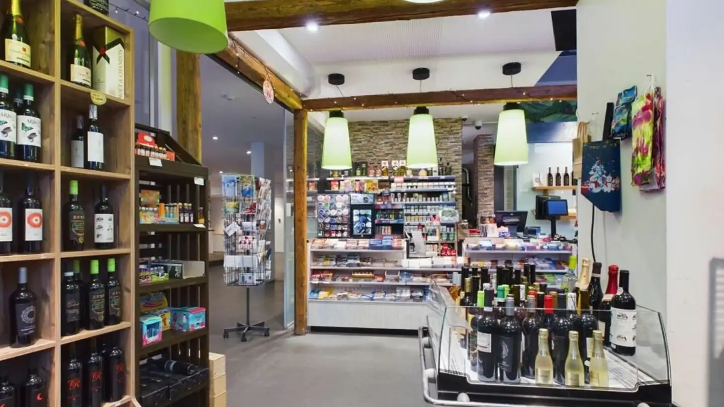 Stazione di servizio in affitto - Chaltenbodenstrasse 6a, 8834 Schindellegi - Photo 4