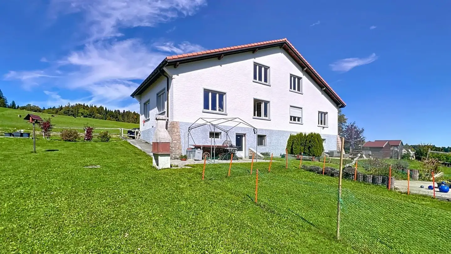 Casa bifamiliare in vendita - 2117 La Côte-aux-Fées