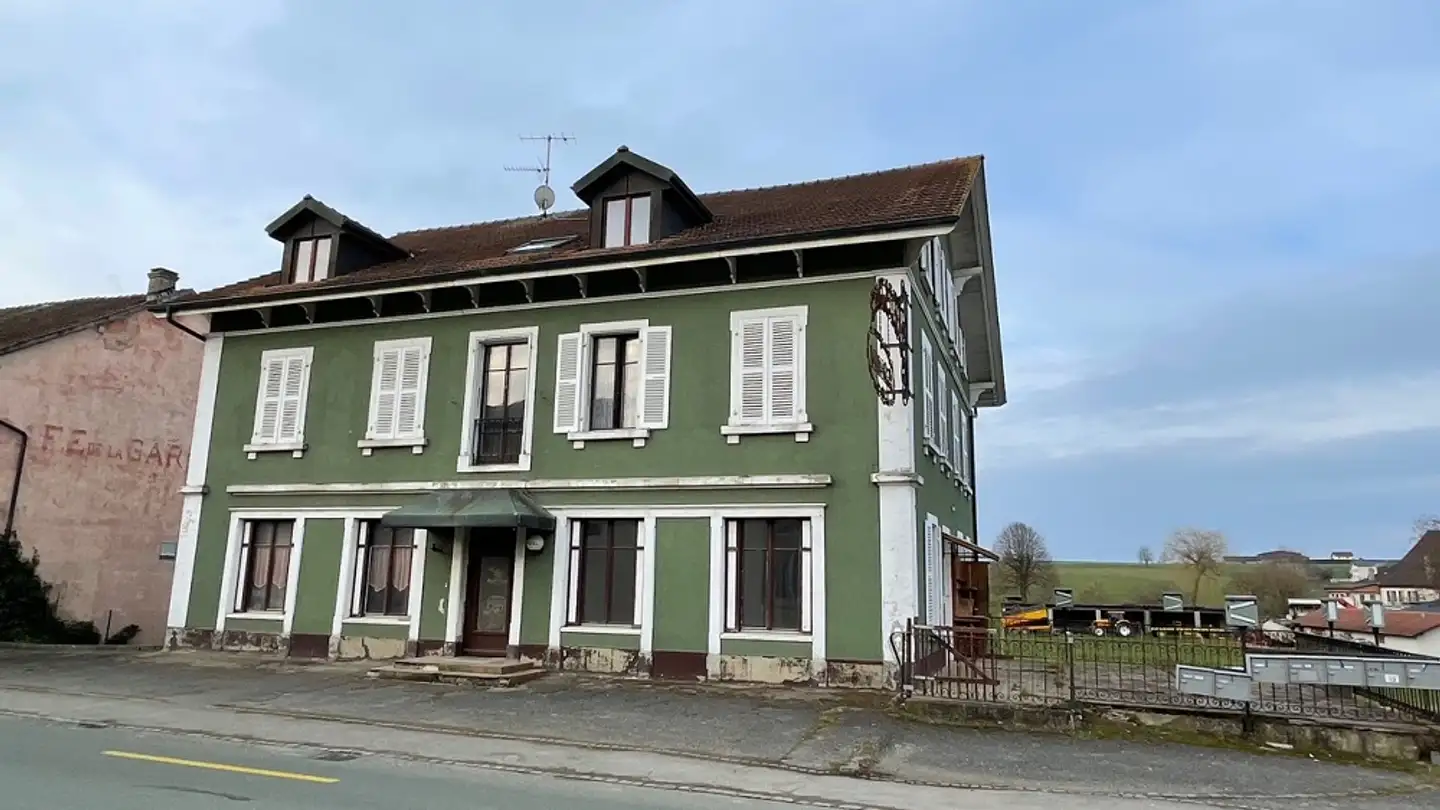 Mixed-use building for sale - 2944 Bonfol