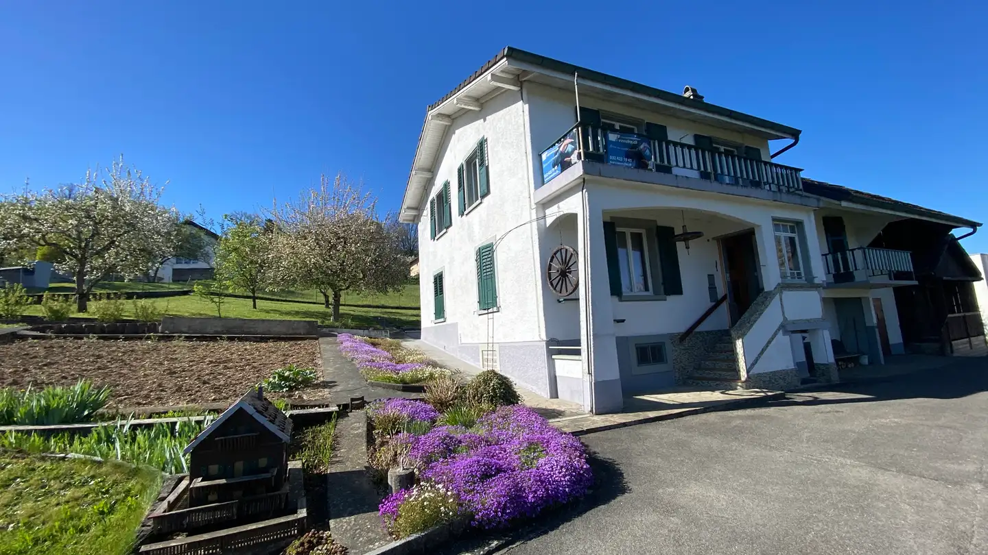 Single house for sale - 2853 Courfaivre - Photo 2