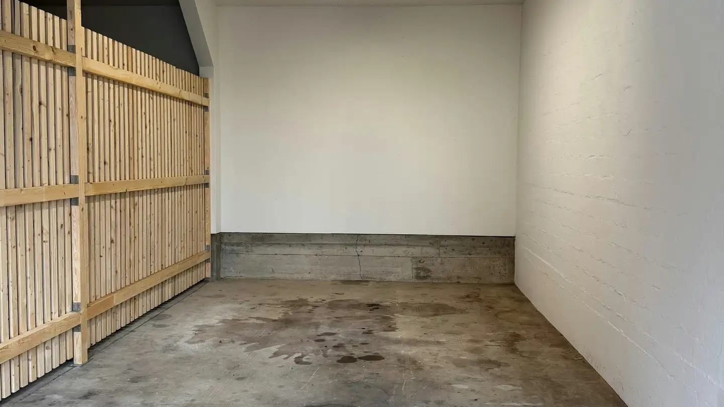 Garage singolo in affitto - Kreuzstrasse, 8457 Humlikon