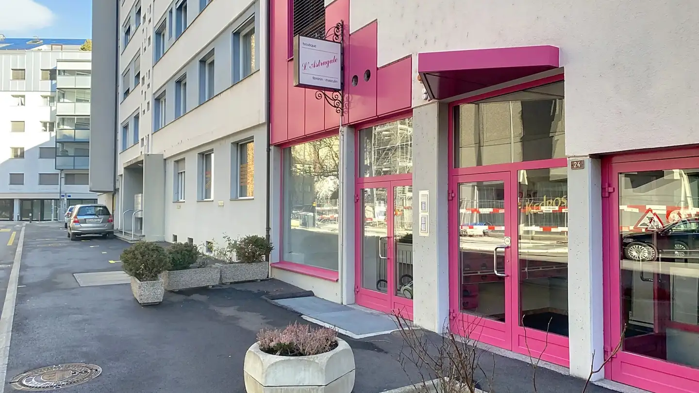 Shop for sale - 1950 Sion