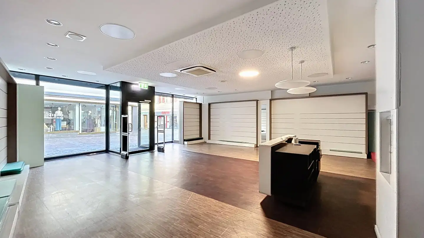 Shop for sale - 1950 Sion