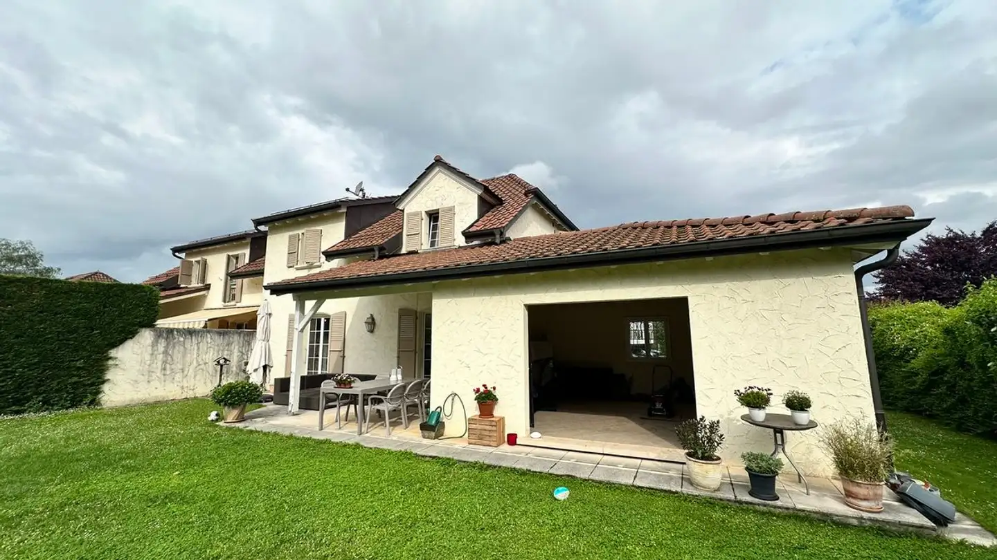 Semi-detached house for rent - 1234 Vessy