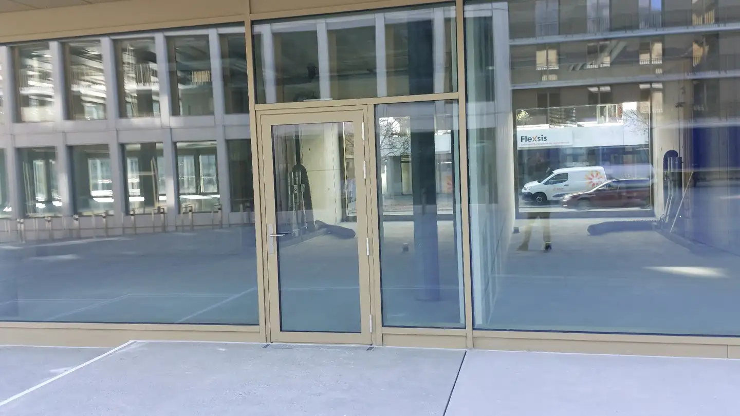 Negozio in affitto - Cour De La Gare, 1950 Sion - Photo 2