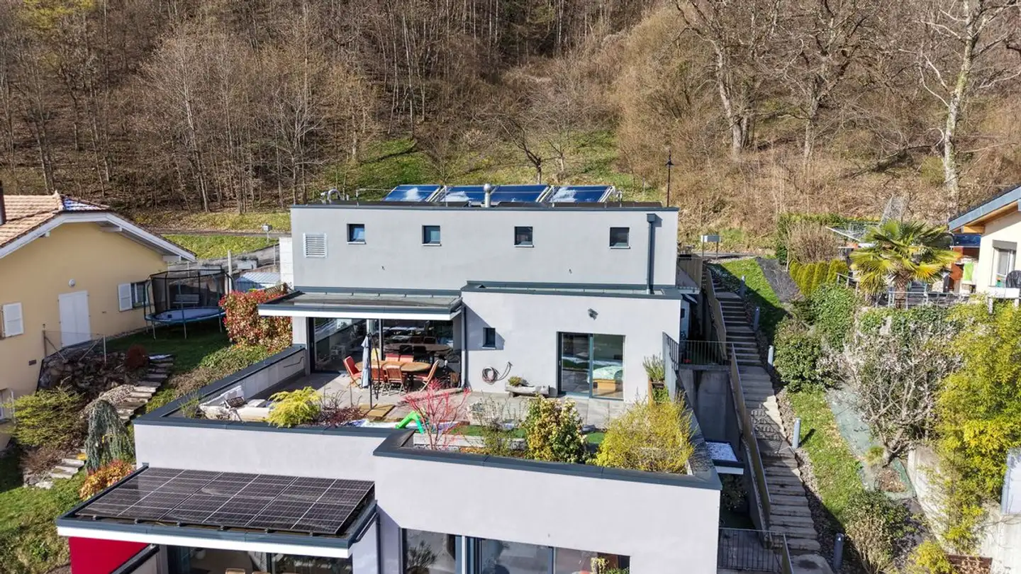 Stepped house for sale - 1896 Miex